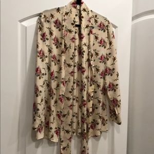 Gucci blouse with bowl